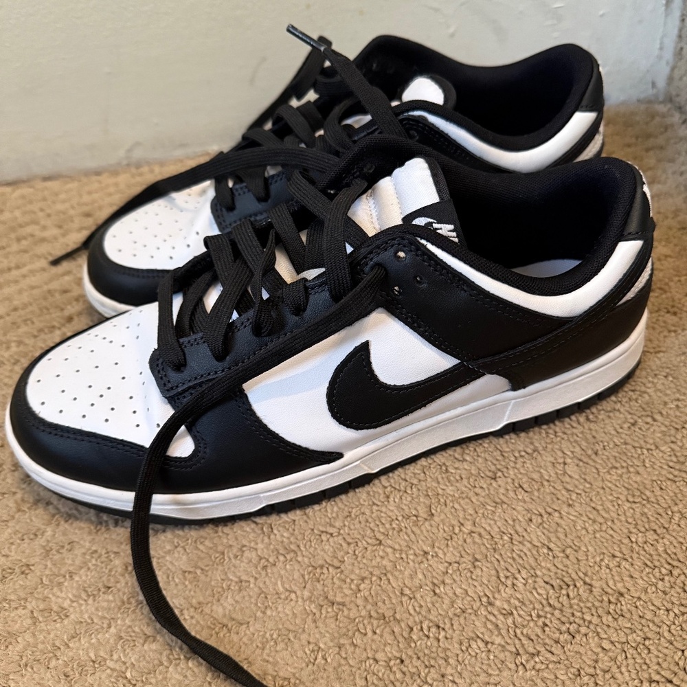 Men’s Nike Dunk Low, Black and White (Pandas), Size 9.5